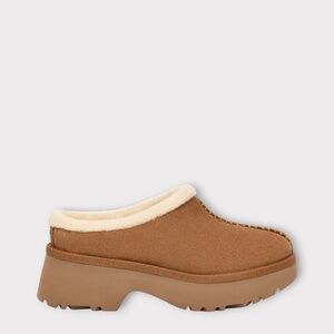 UGG Women's New Heights Cozy Clog in Chestnut Suede. 1162510